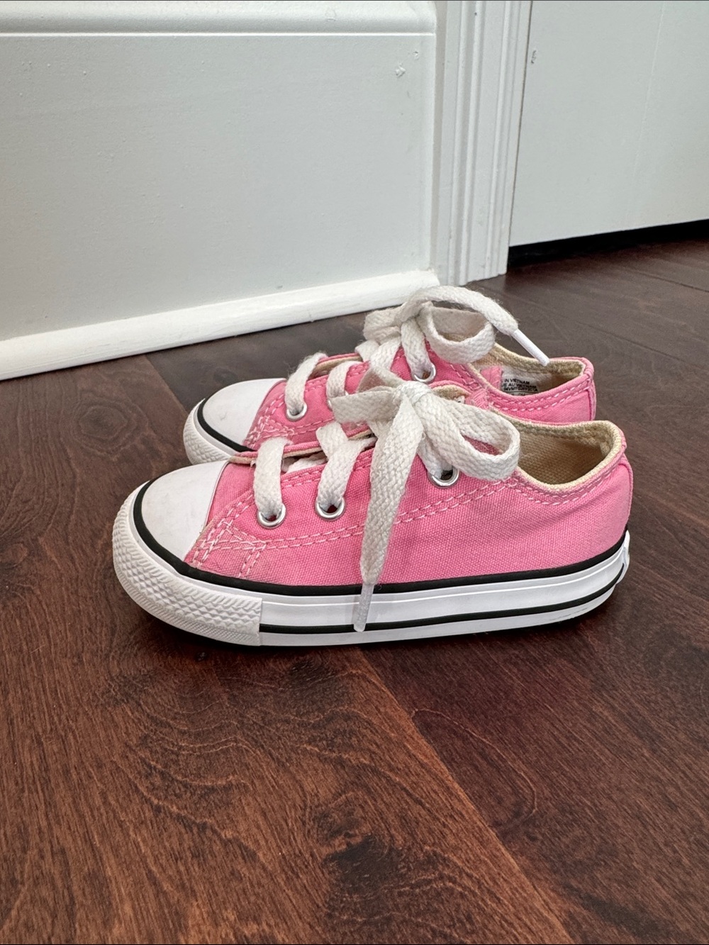 Converse All Stars Chucks Shoes Sneakers Casual Style Baby Girls size 6, Pink